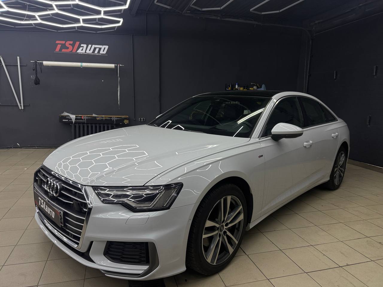 Ауди А6 С8 оклейка пленкой в Архангельске