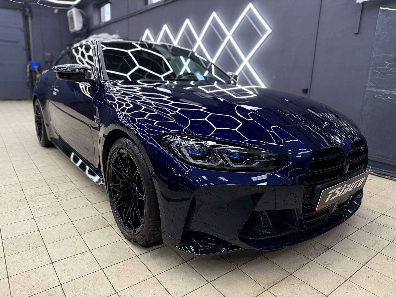 Оклейка пленкой BMW M4 в Архангельске