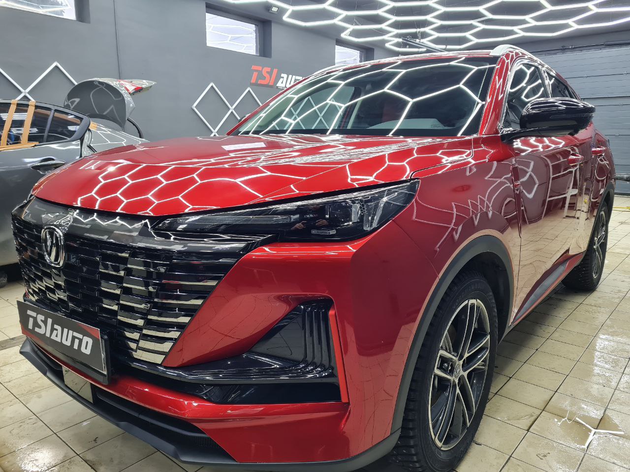 Оклейка пленкой Changan Uni-S в пакете Трасса в Архангельске