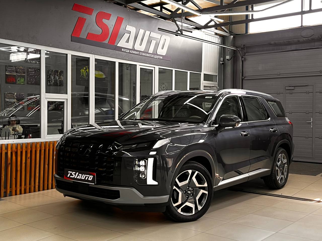 Оклейка пленкой Hyundai Palisade кузова и салона в Архангельске