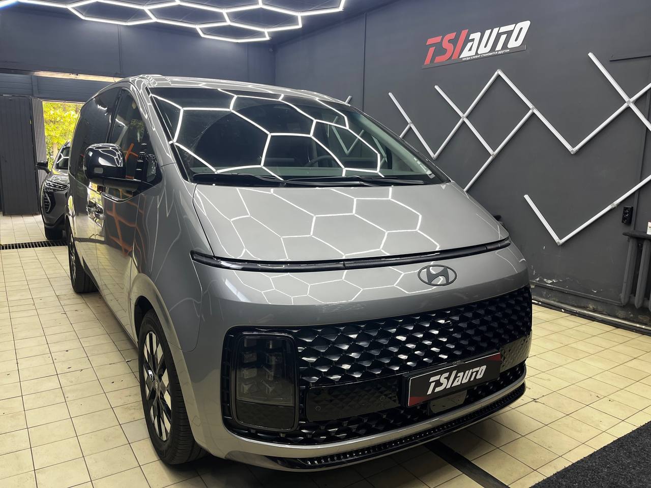 Шумоизоляция Hyundai Staria в Архангельске