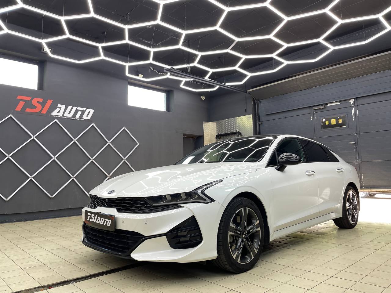 Химчистка KIA K5 и мойка двигателя в Архангельске