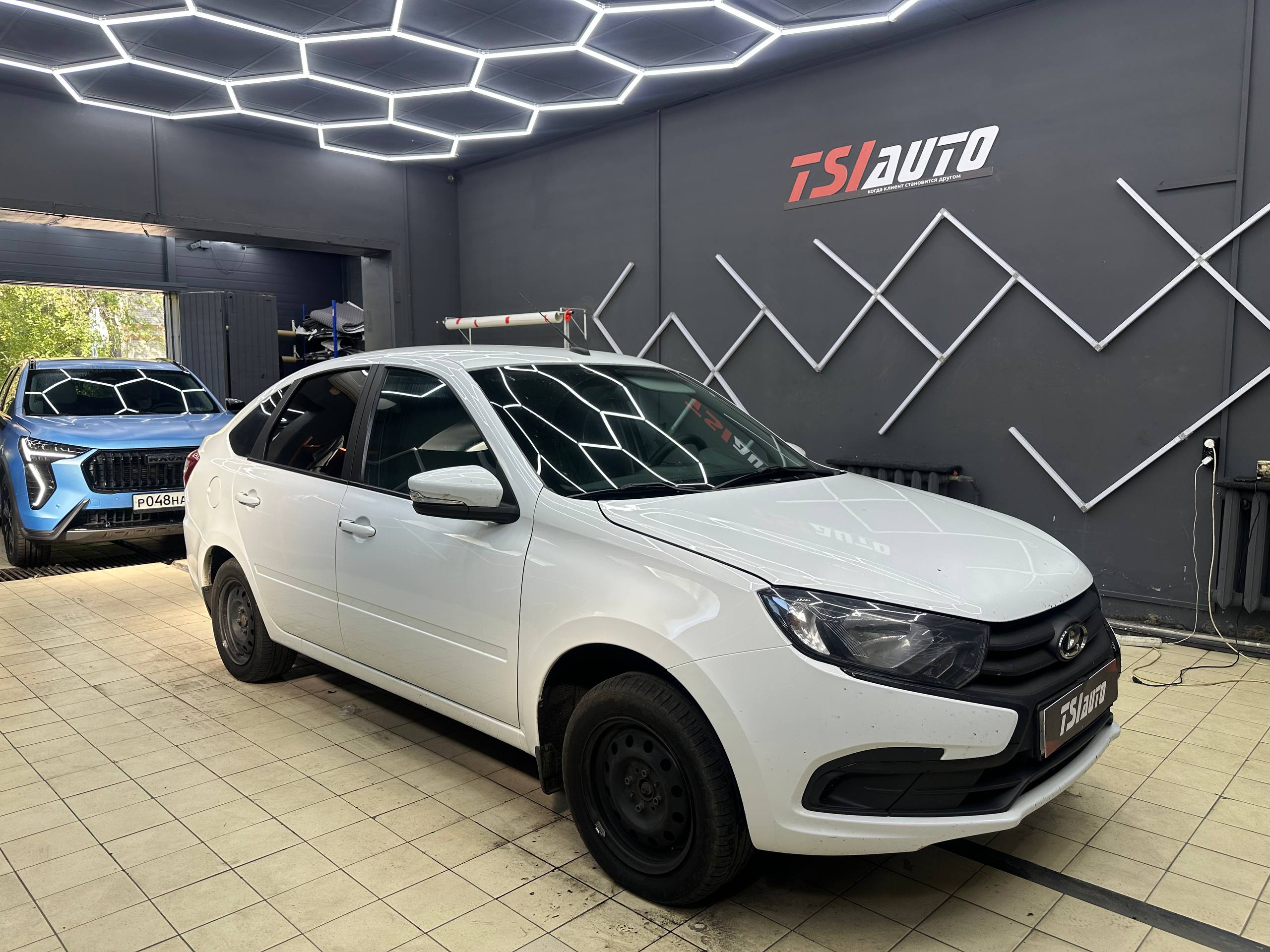 Лада Гранта замена головного устройства в Архангельске