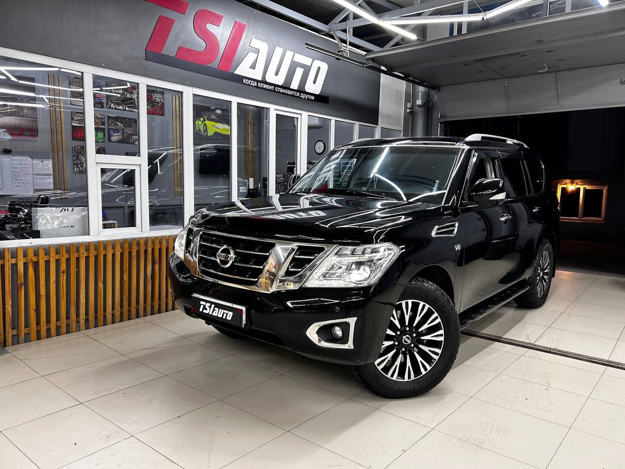 Оклейка пленкой Nissan Patrol в Архангельске