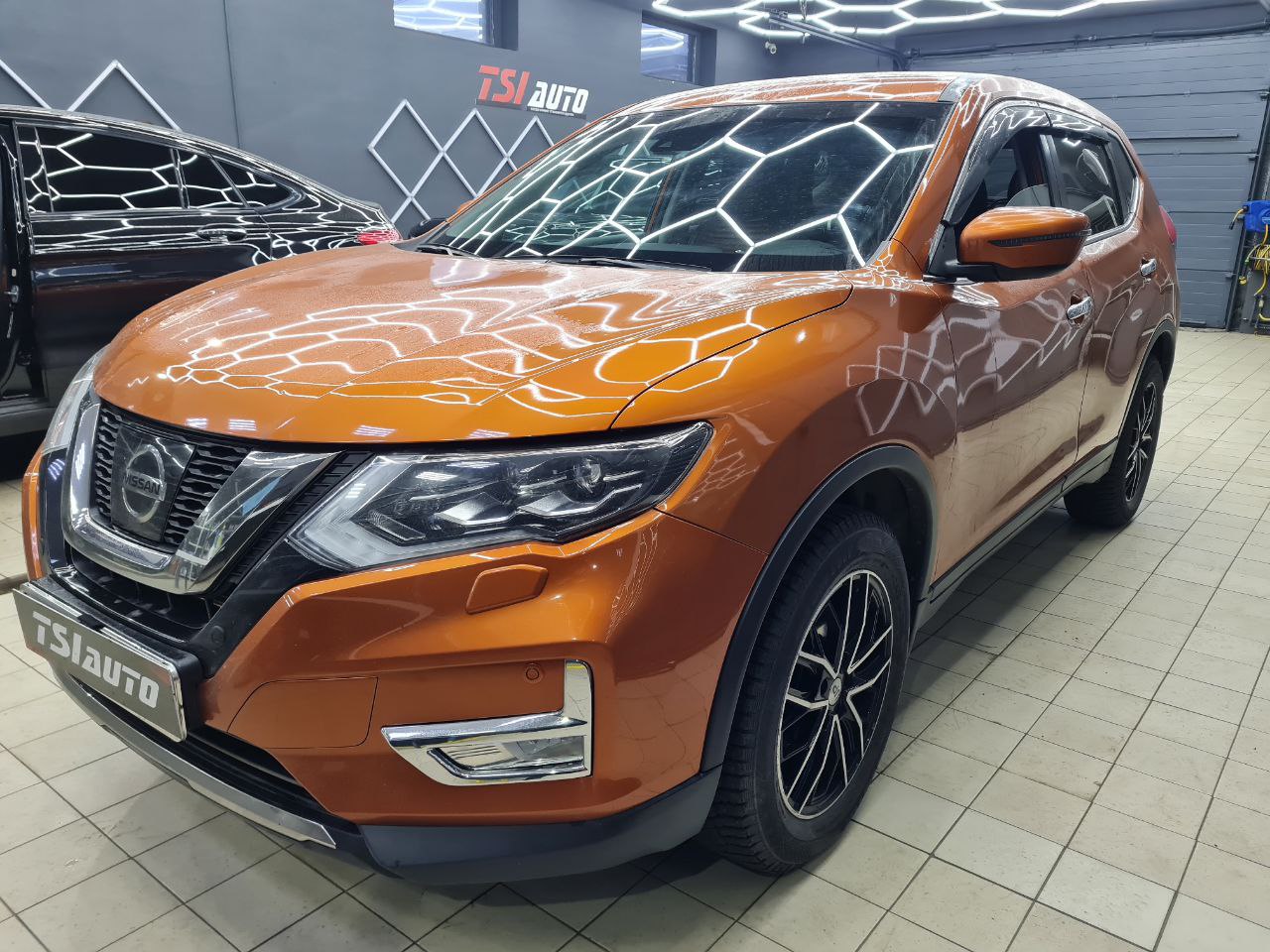 Установка ГУ с камерой заднего вида Nissan X-Trail в Архангельске