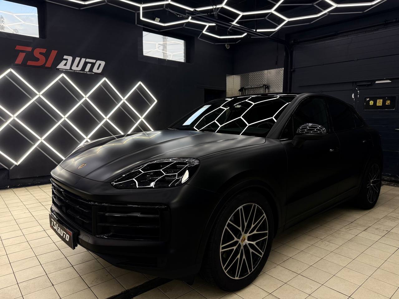 Porsche Cayenne оклейка матовой пленкой в Архангельске