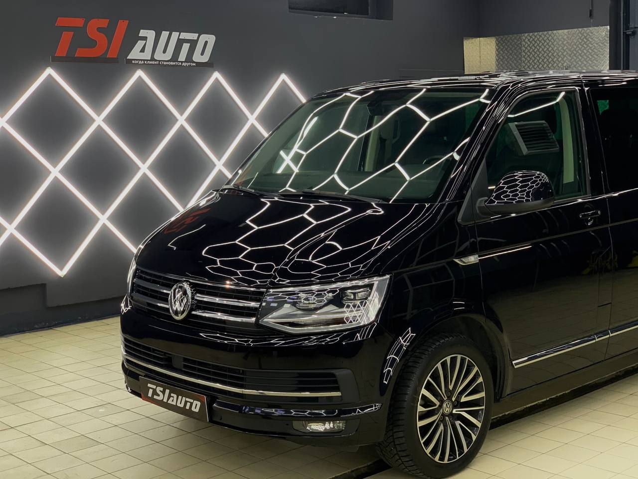 Volkswagen Multivan полировка и нанесение керамики в Архангельске