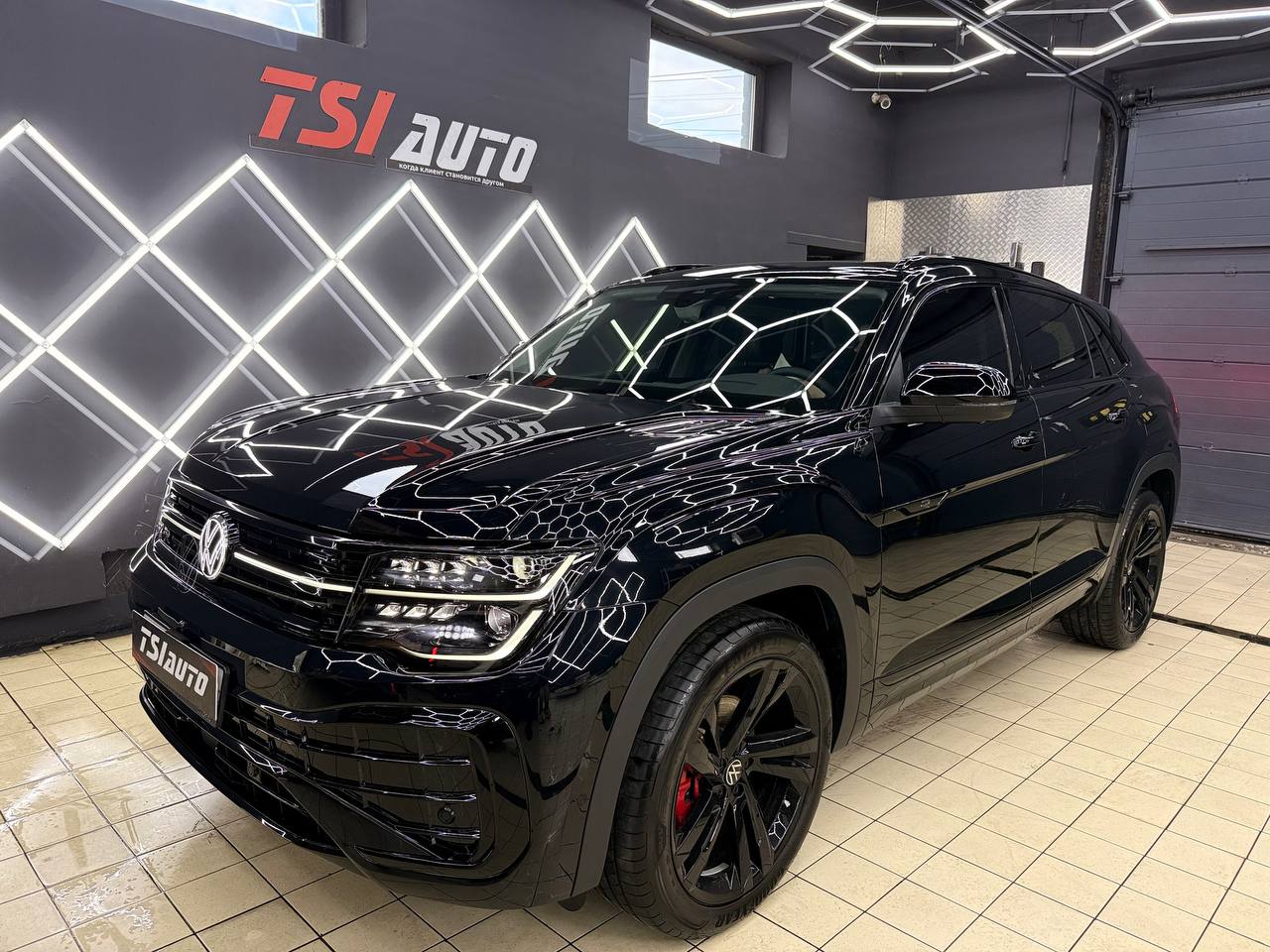 Оклейка пленкой Volkswagen Teramont X в Архангельске