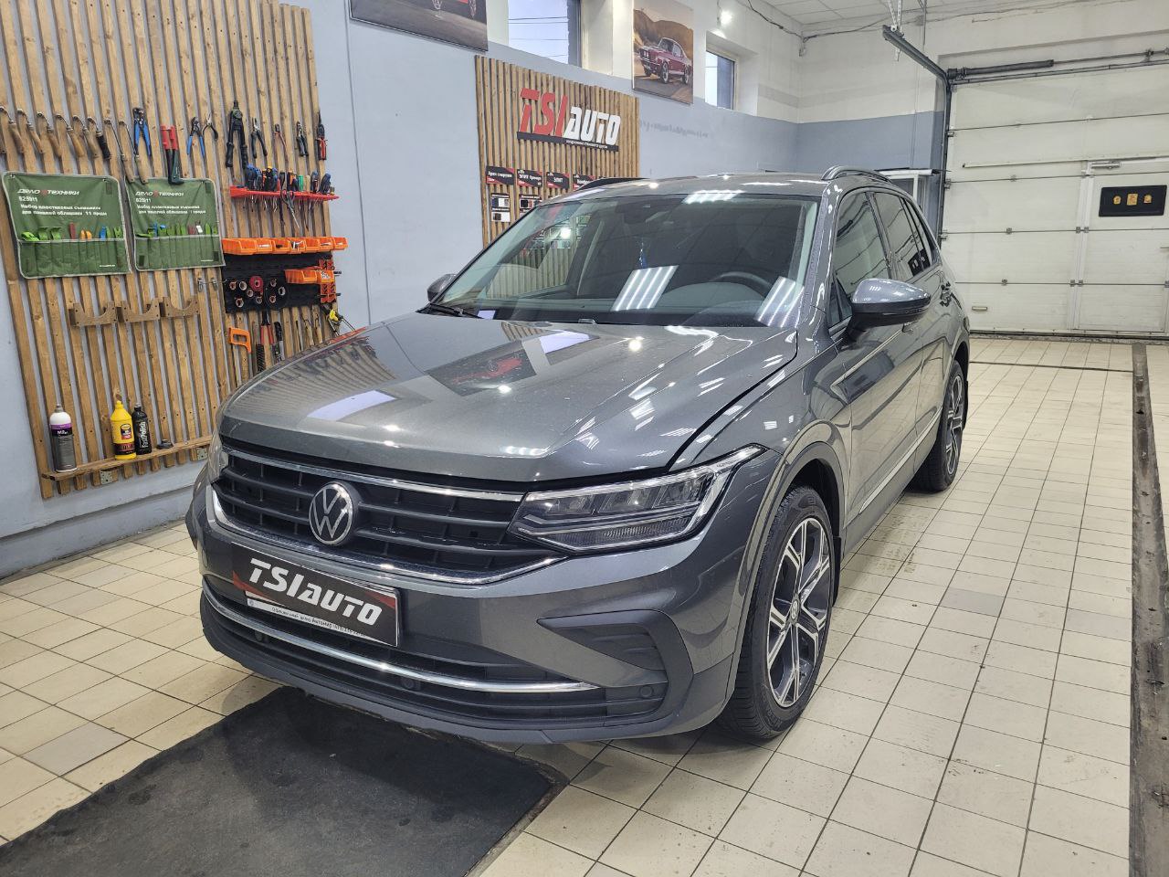 Шумоизоляция Volkswagen Tiguan 2 в Архангельске - Элит Премиум