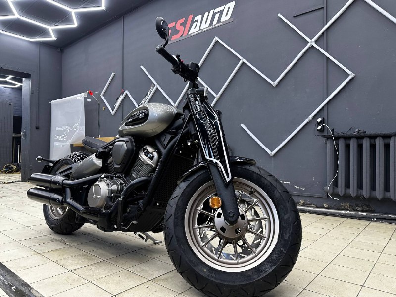 Оклейка пленкой мотоцикла Benda Napoleon в Архангельске