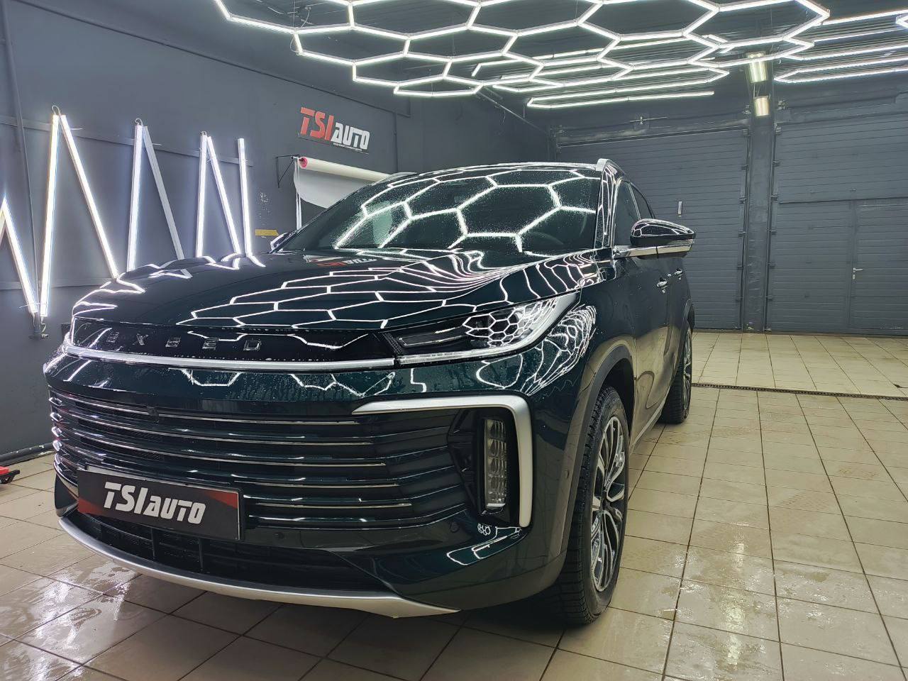 Оклейка зон риска Exeed TXL в Архангельске