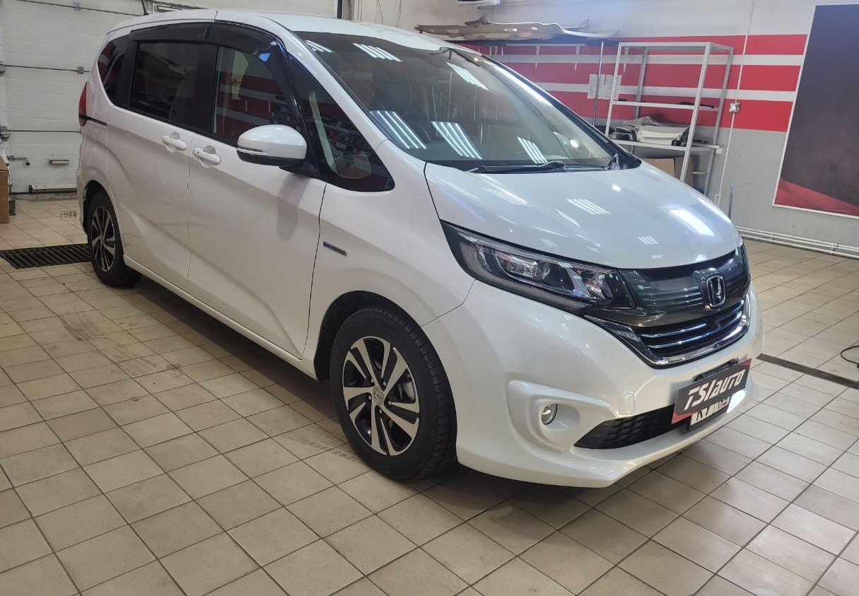 Шумоизоляция Honda Freed в Архангельске в пакете Элит Премиум