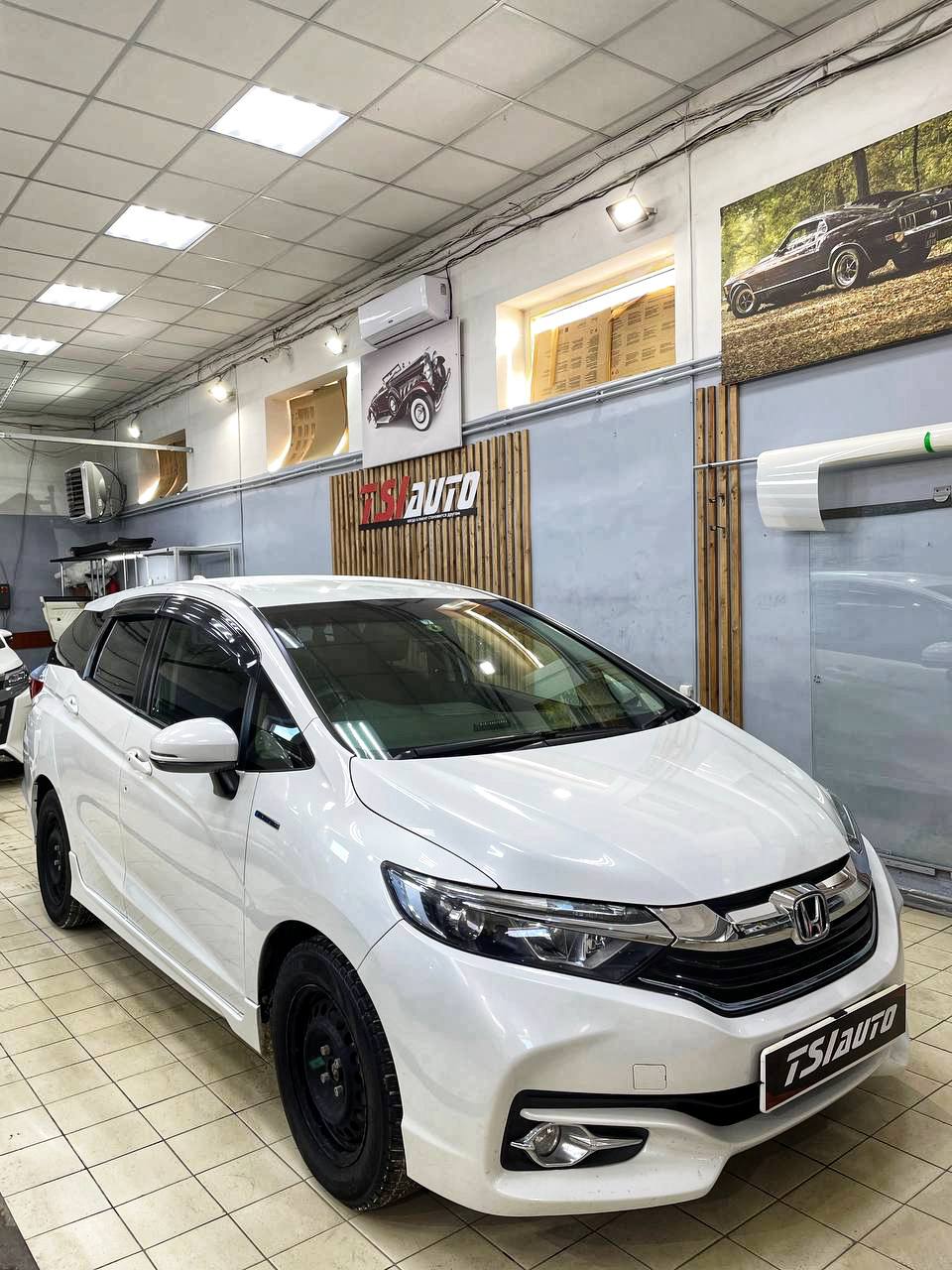 Honda Shuttle оклейка фар бронепленкой в Архангельске