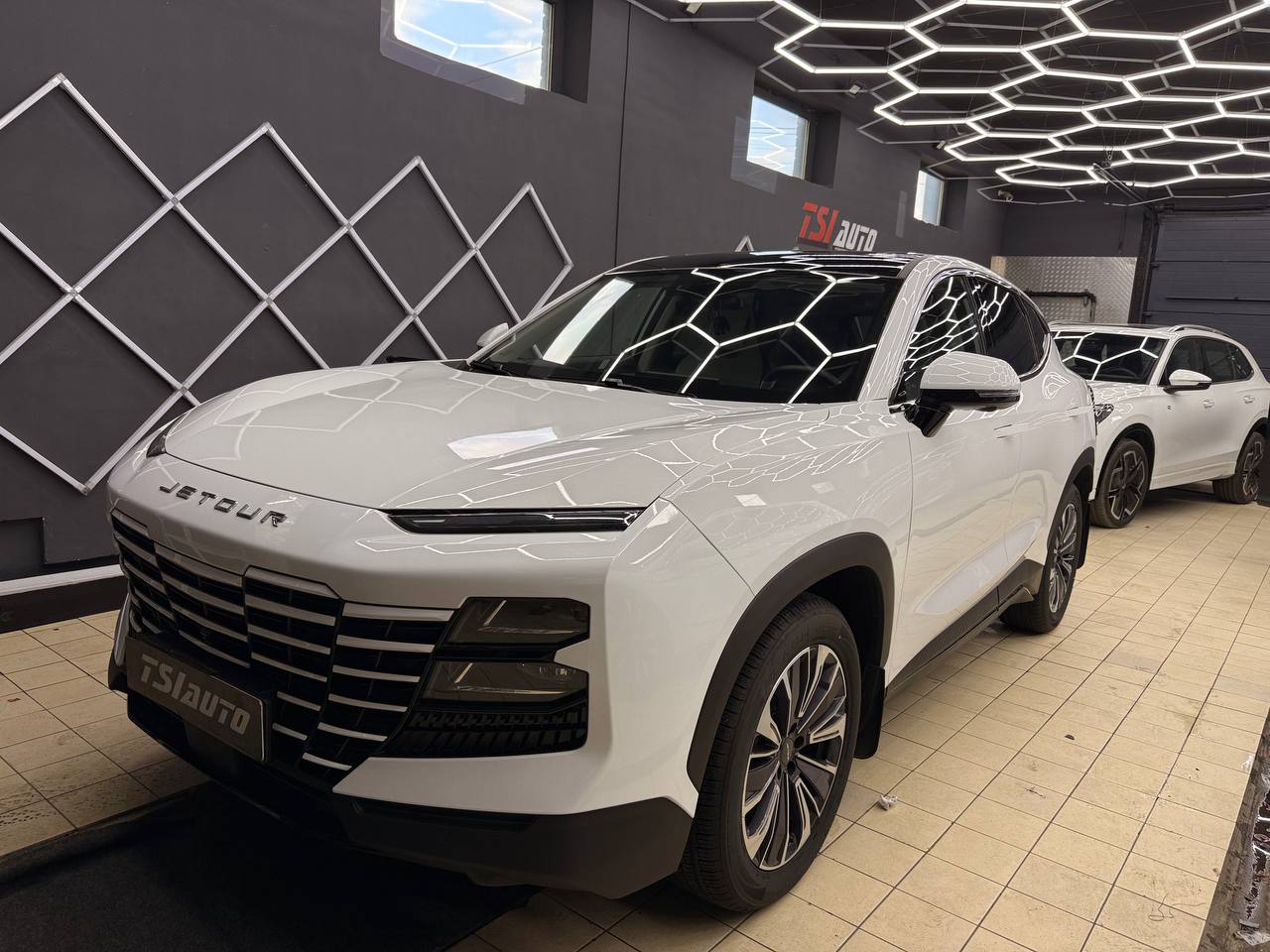 Jetour Dashing оклейка пленкой крыши в Архангельске