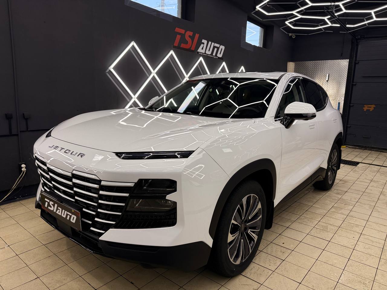 Оклейка пленкой Jetour Dashing в Архангельске