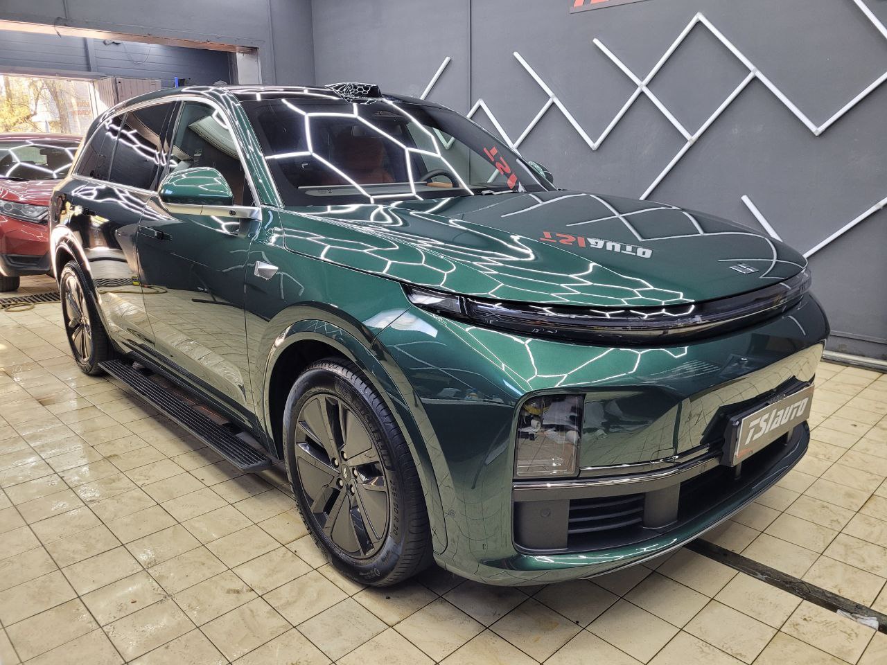Оклейка пленкой LiXiang L7 в Архангельске