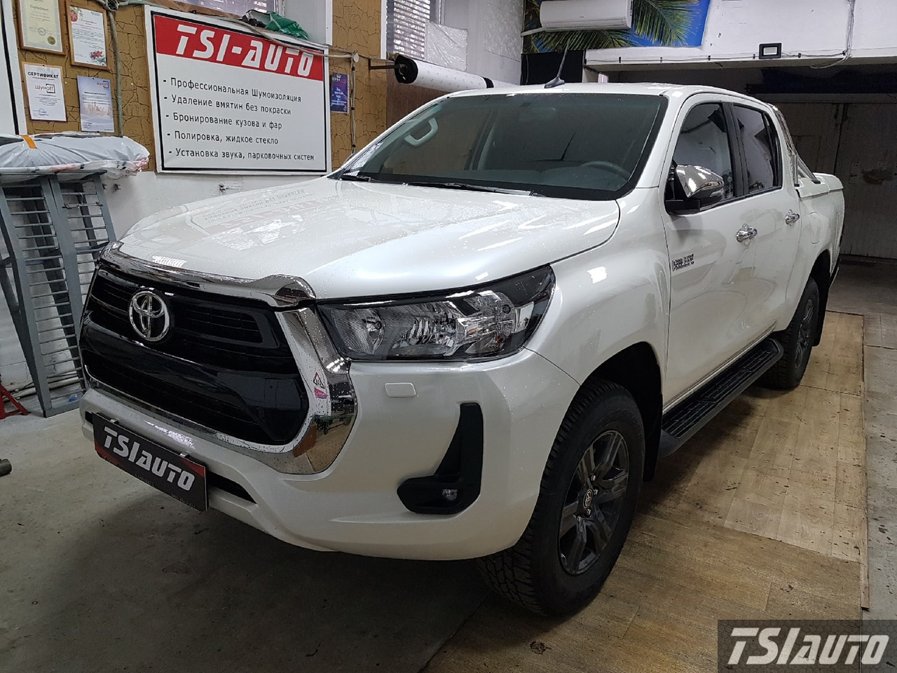 Правильная шумоизоляция Toyota Hilux в Архангельске