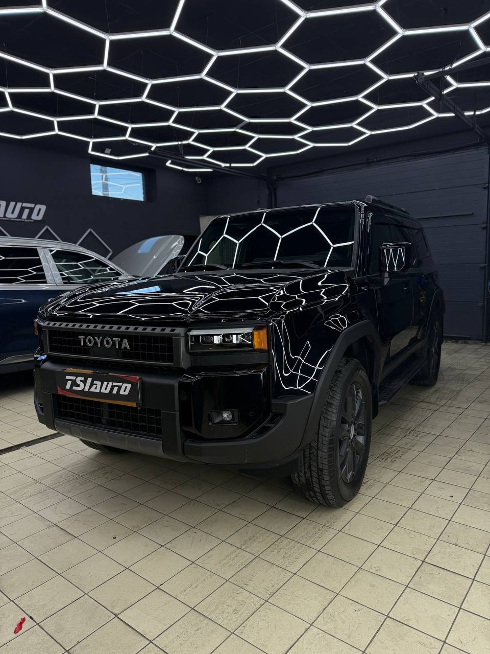 Полная оклейка пленкой Toyota Land Cruiser Prado 250 в Архангельске