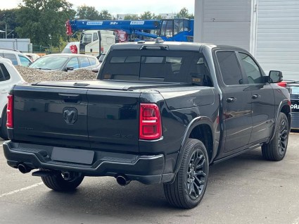 mekhanicheskaya-rolleta-na-kuzov-dodge-ram-rambox